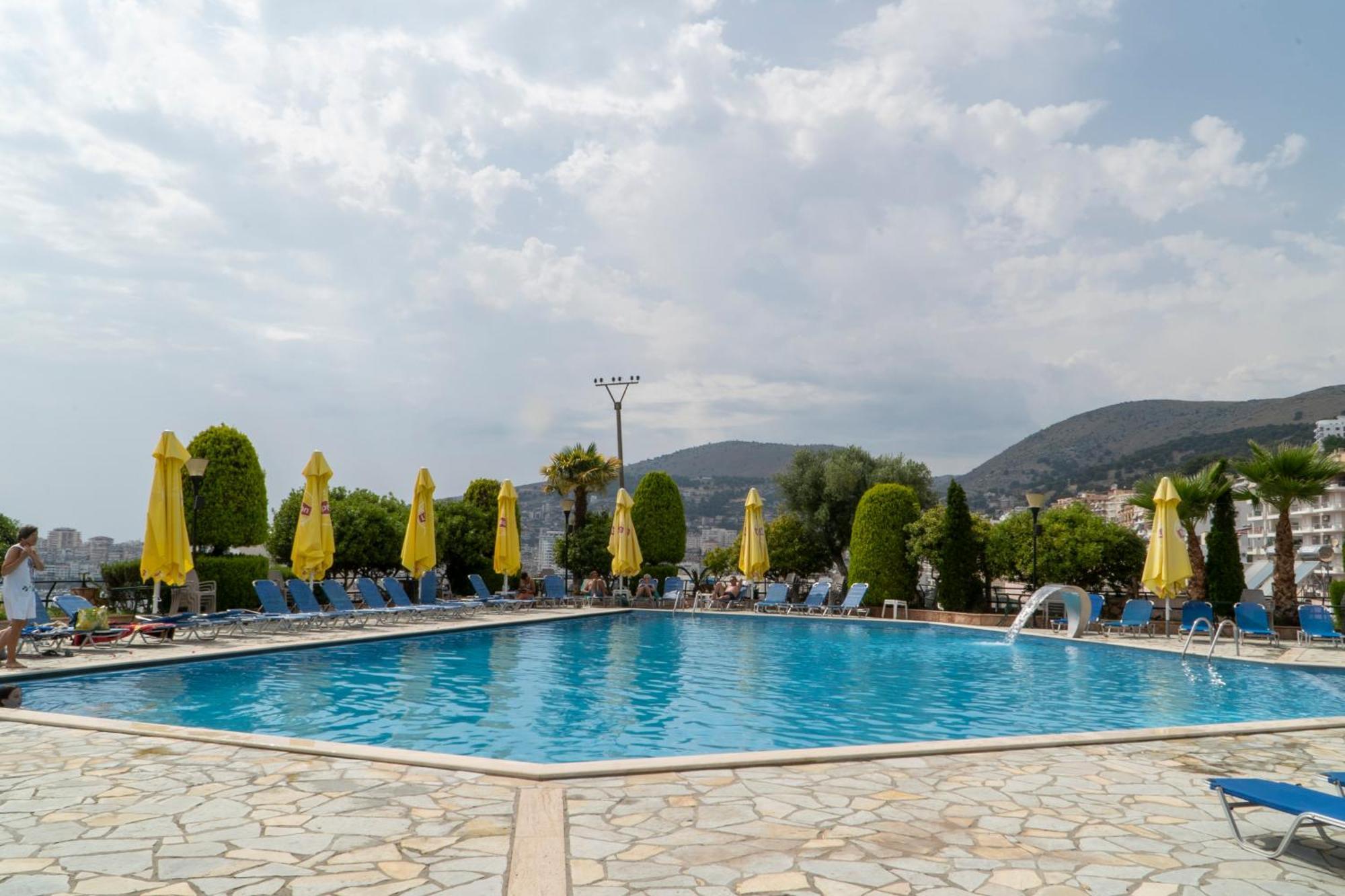 Hotel Mediterrane Sarandë Eksteriør bilde