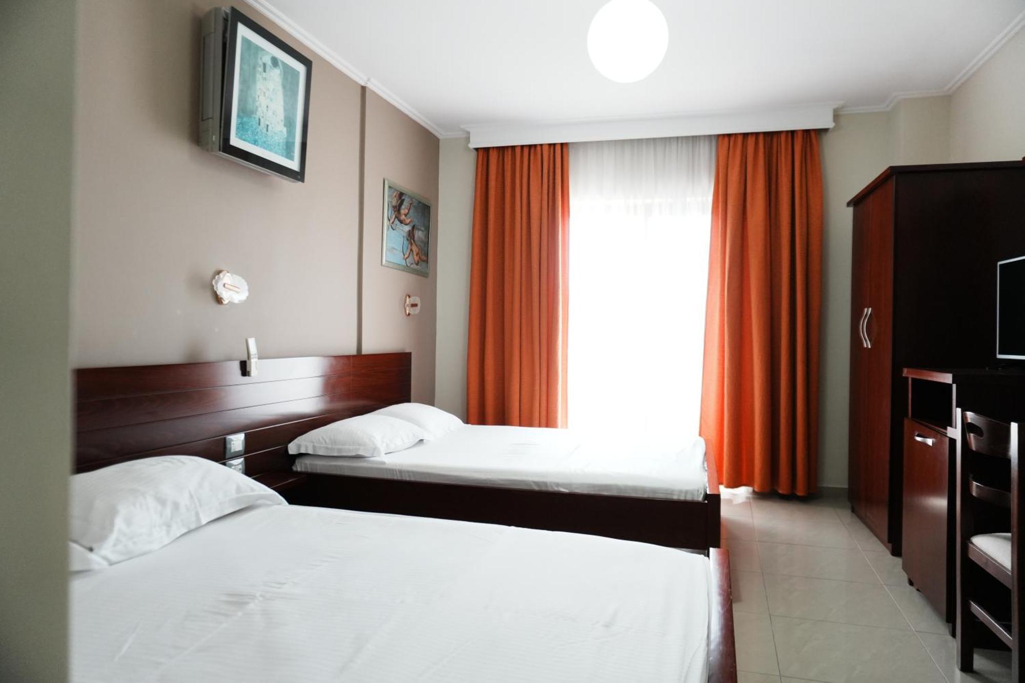 Hotel Mediterrane Sarandë Eksteriør bilde