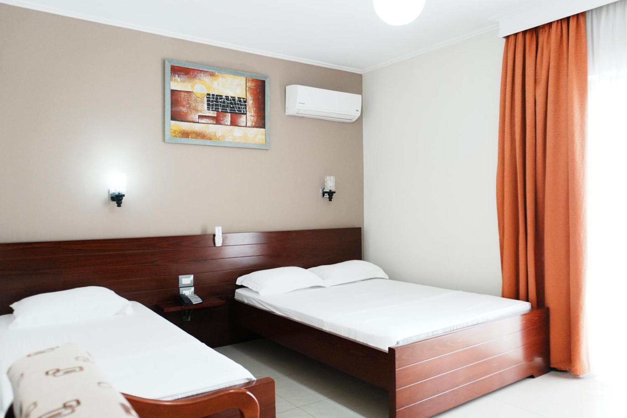 Hotel Mediterrane Sarandë Eksteriør bilde