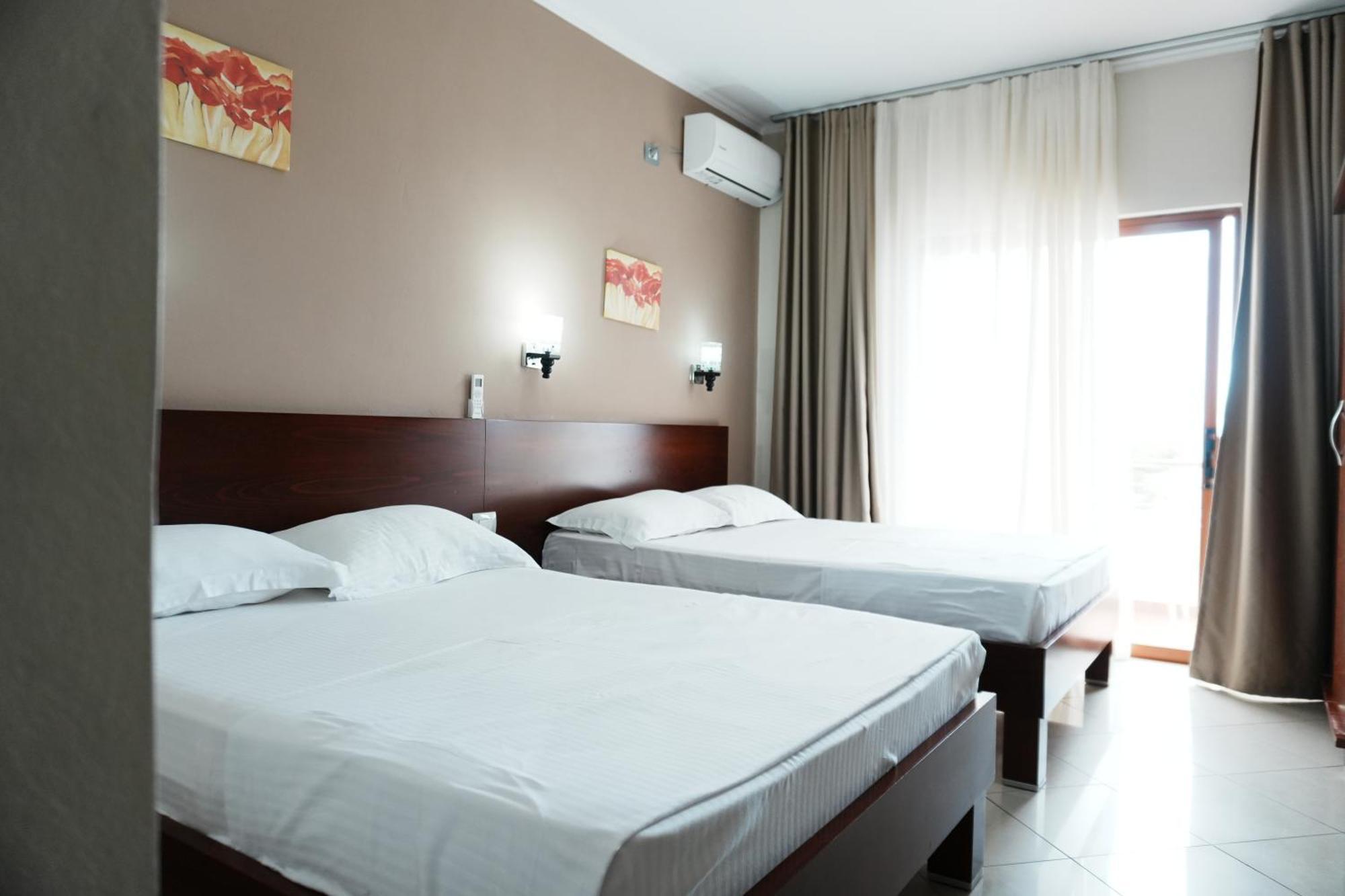 Hotel Mediterrane Sarandë Eksteriør bilde