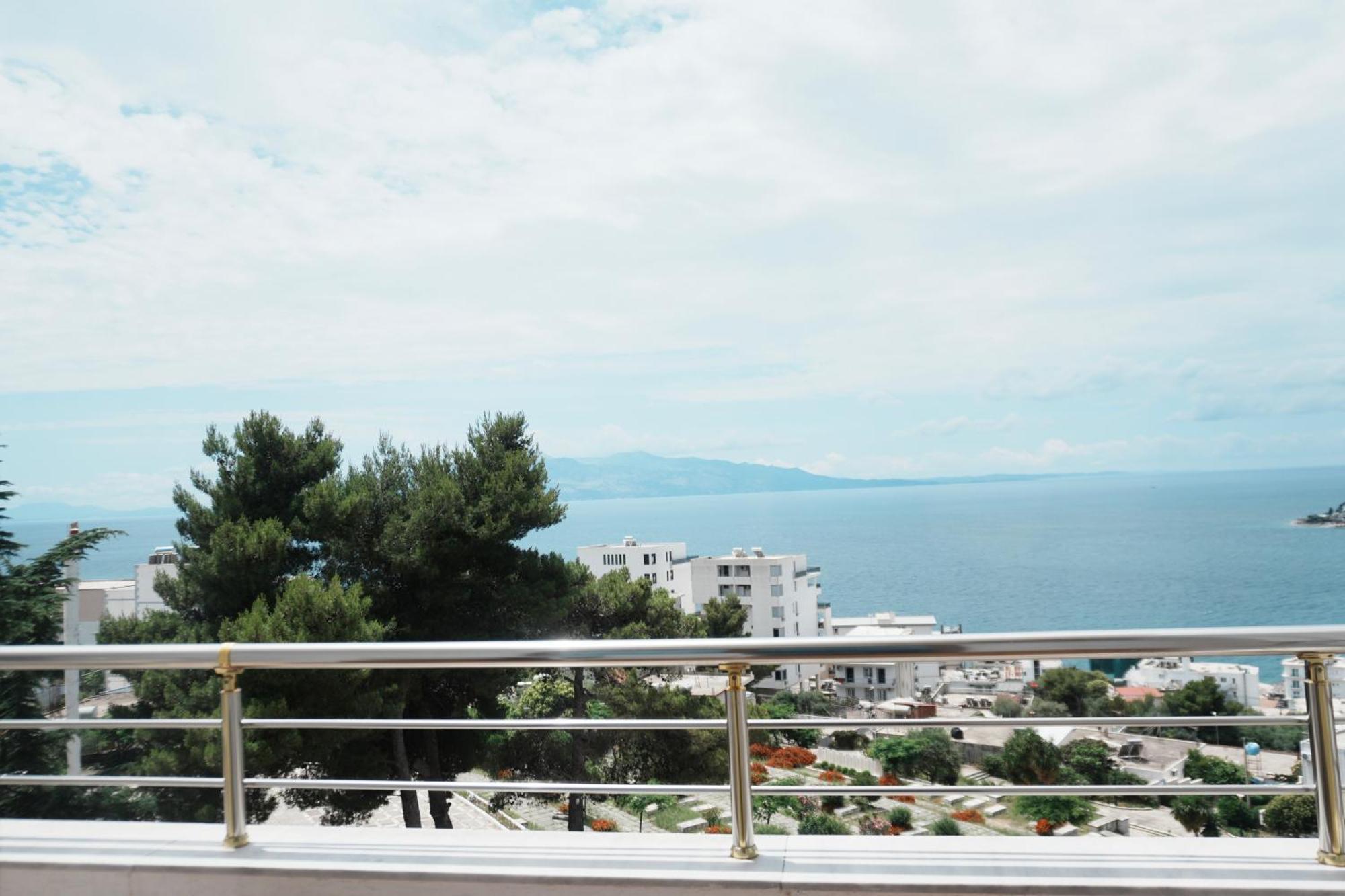 Hotel Mediterrane Sarandë Eksteriør bilde