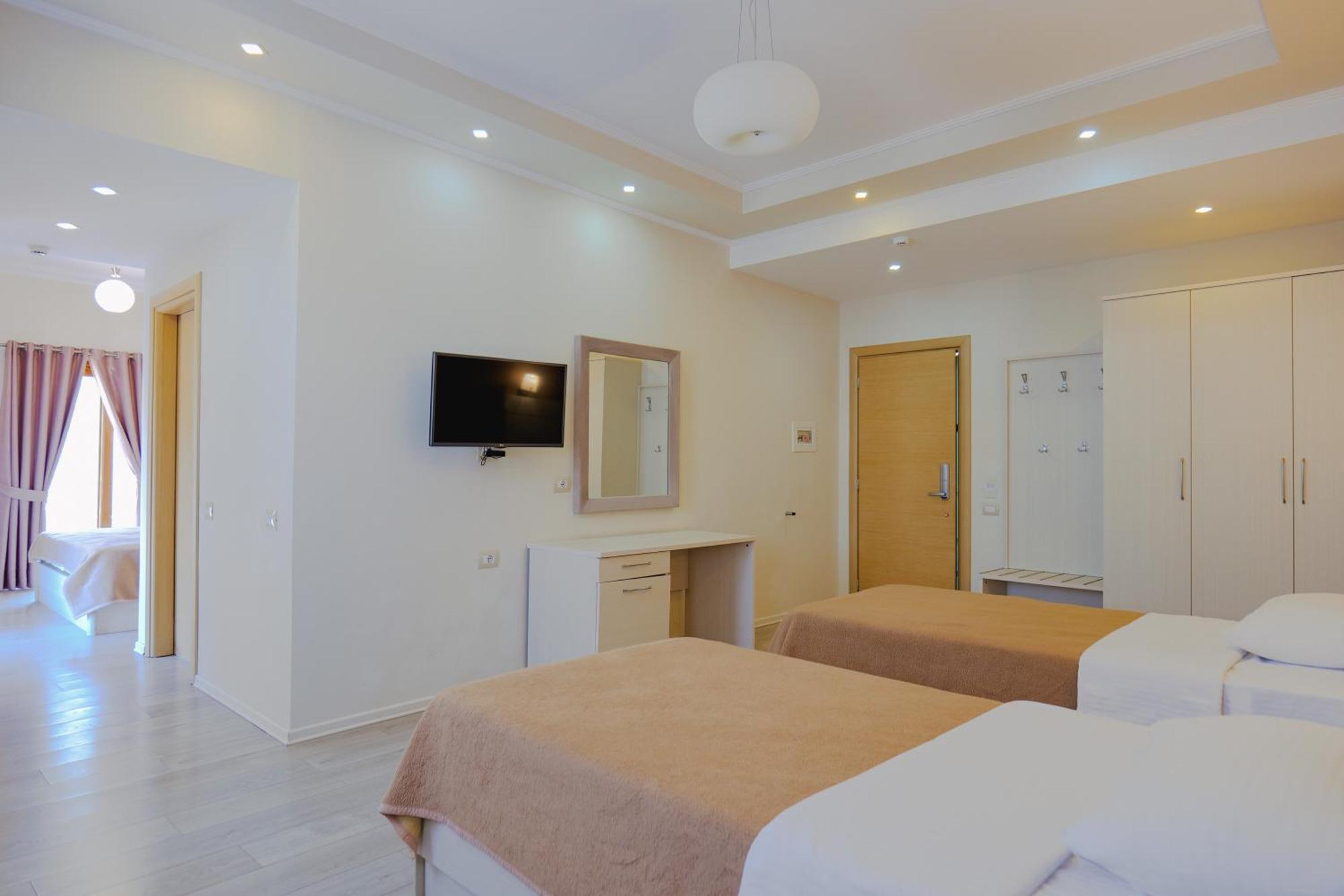 Hotel Mediterrane Sarandë Eksteriør bilde