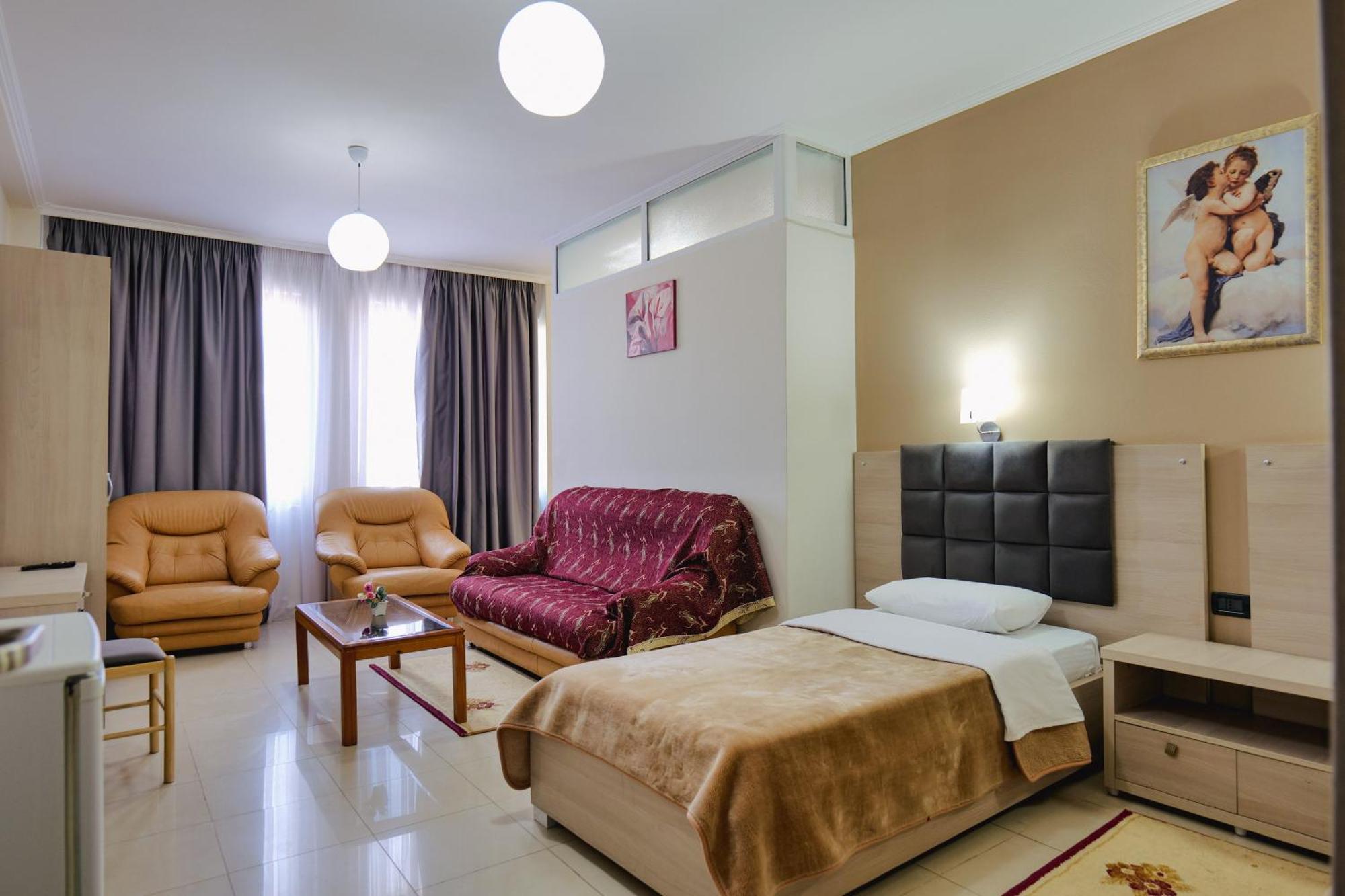 Hotel Mediterrane Sarandë Eksteriør bilde