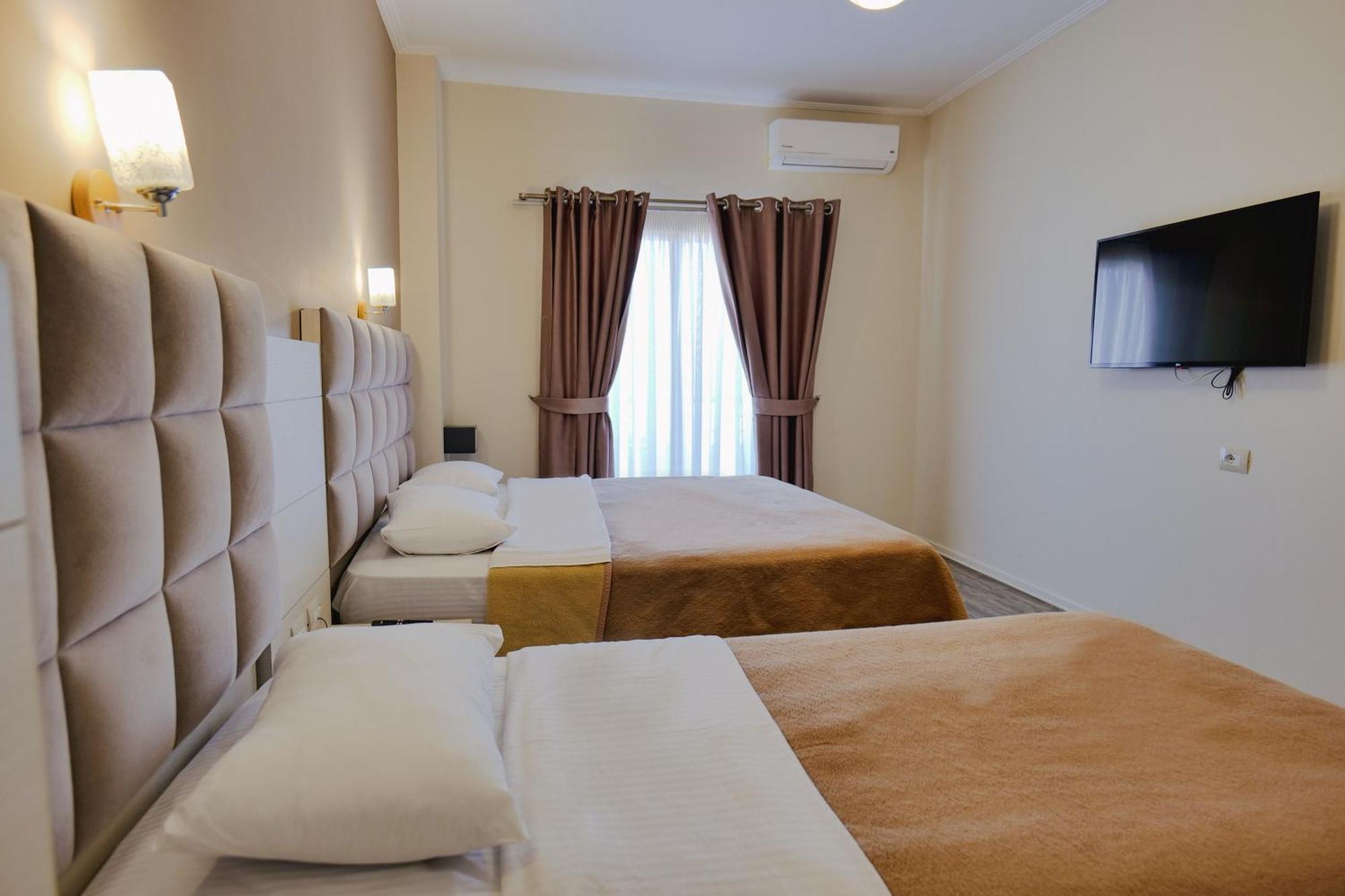 Hotel Mediterrane Sarandë Eksteriør bilde