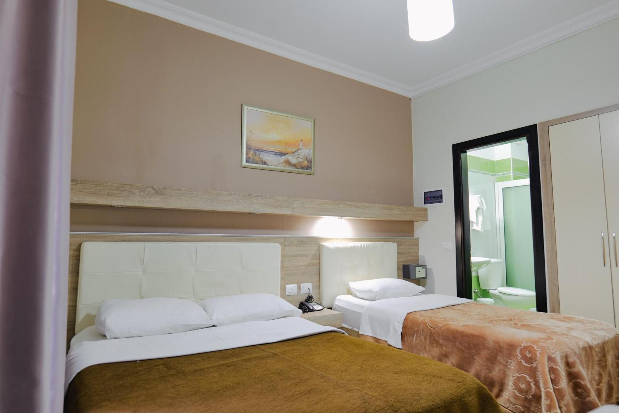 Hotel Mediterrane Sarandë Eksteriør bilde