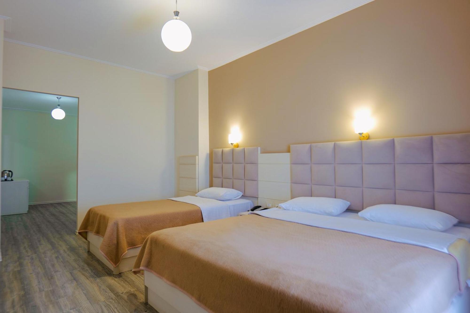Hotel Mediterrane Sarandë Eksteriør bilde